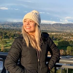 Meet your Posher, Alejandra